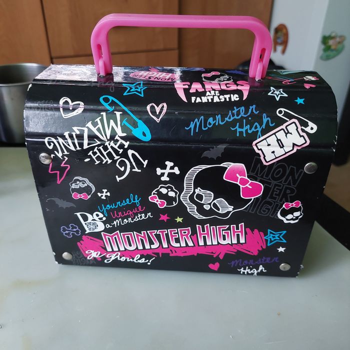Kuferek na drobiazgi Monster High.