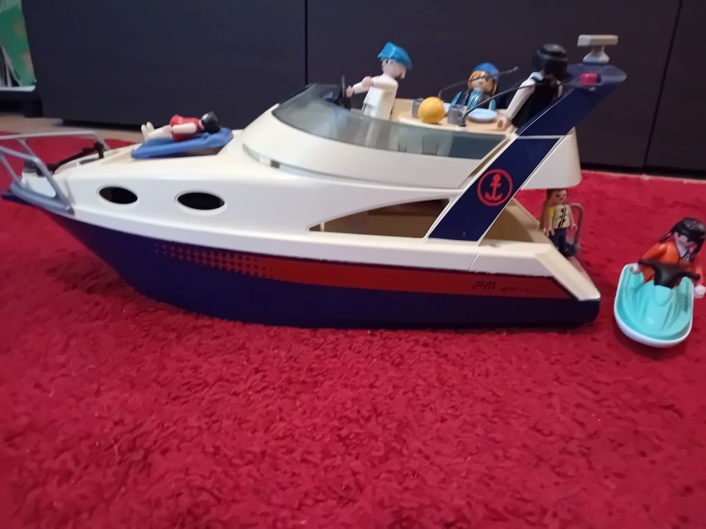 Barco com bonecos Playmobil