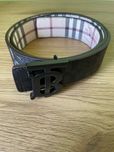 Pasek Burberry – stylowy akcent w Twojej stylizacji!