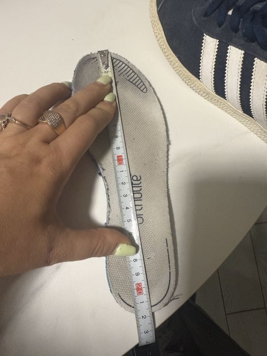 Кроссовки adidas 33 размера