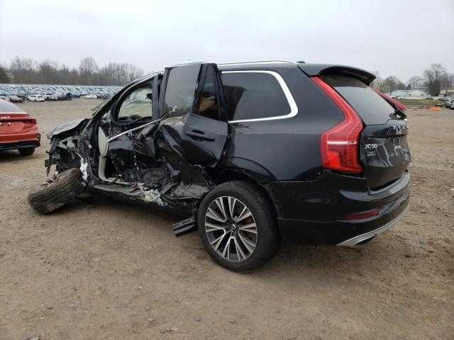 Volvo XC90 T5, z 2021 roku, model USA.