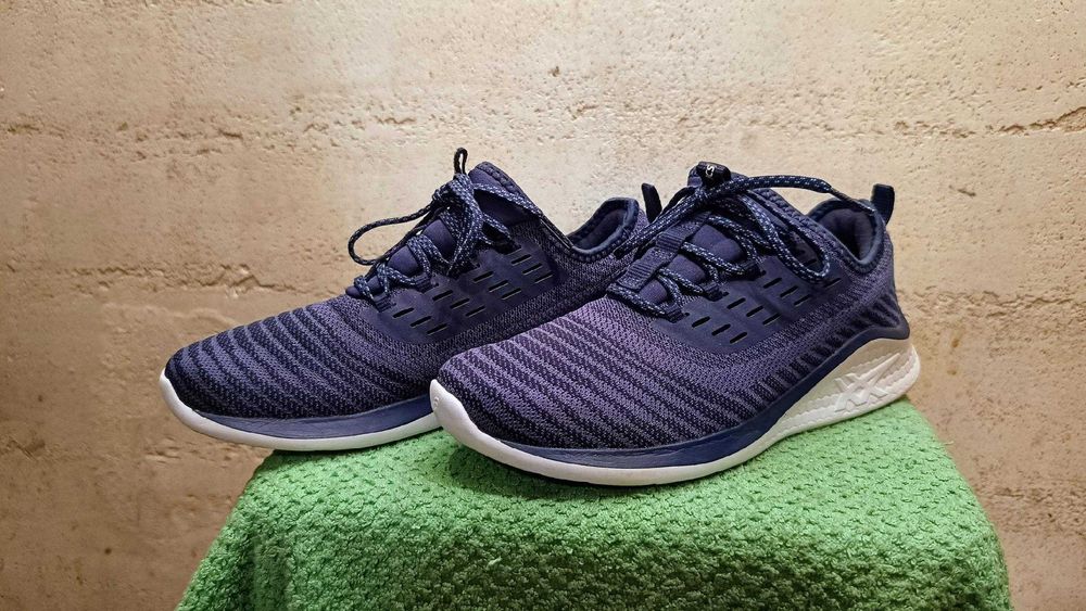 Damskie buty do biegania ASICS FUZETORA TWIST r.39,5 stan idealny