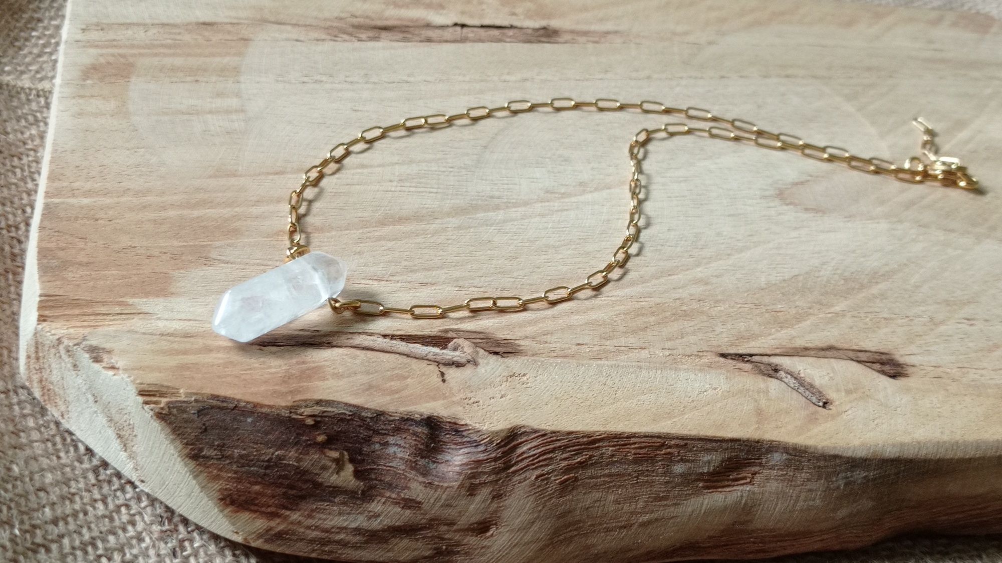 Krótki naszyjnik damski na łańcuszku z kryształem górskim, choker