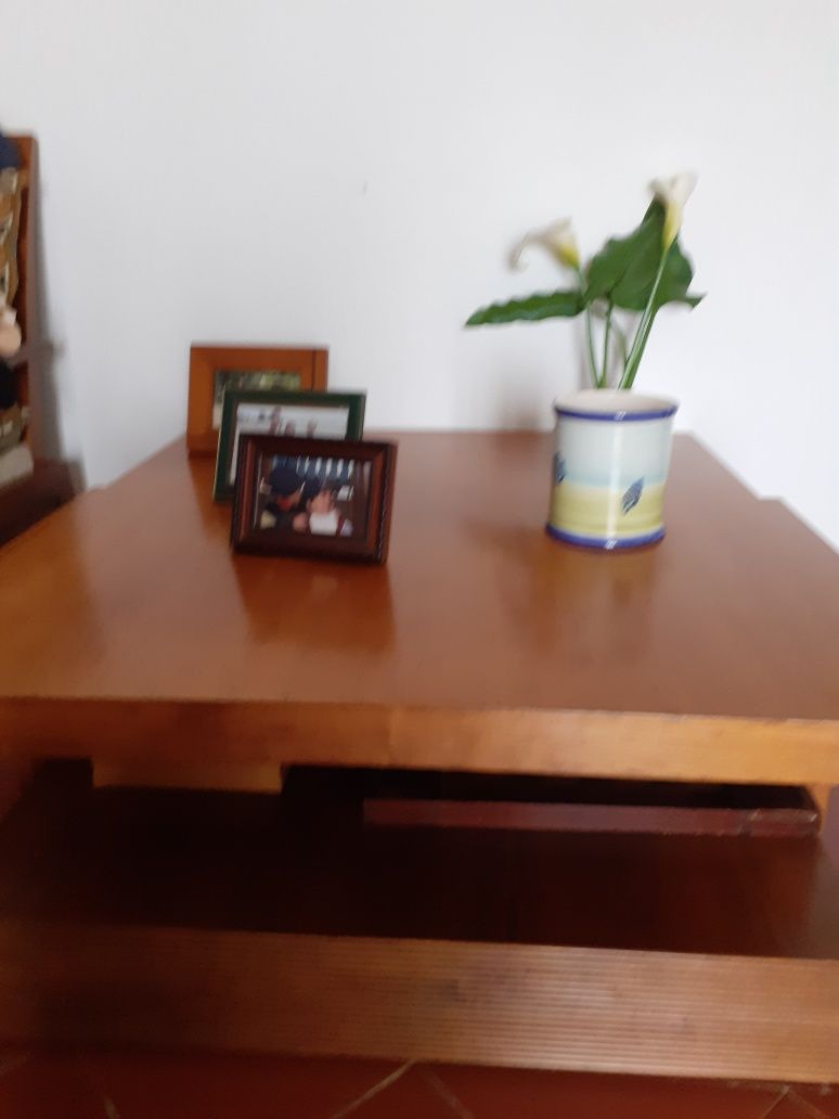 Mesa de sala de estar para desocupar