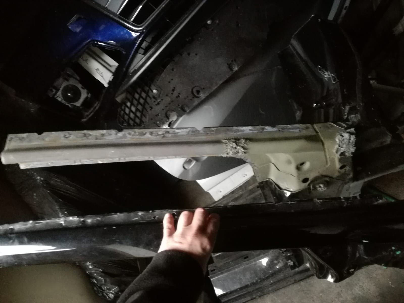 Słupek prawy próg Opel Astra K