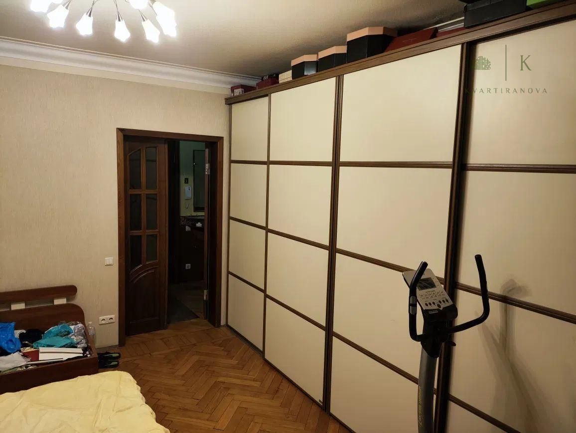 Продам 3к квартиру с ремонтом пл.Конституции, дом со шпилем