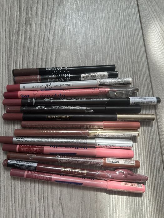 Олівчики для губ. Lamel.Glambee.Lovit.Ln pro.Bless.Eveline.