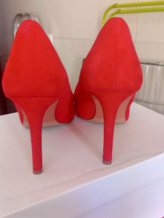 Sapatos Vermelhos como Novos .