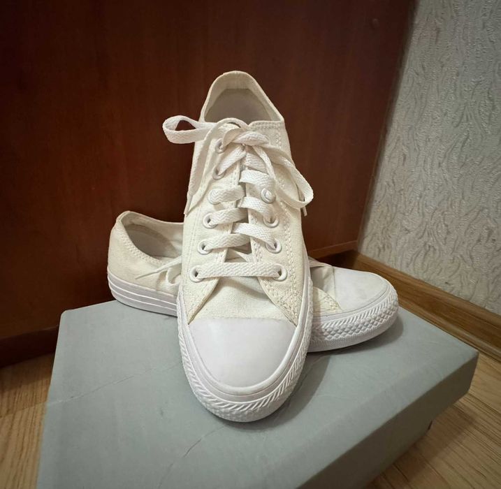 Продам кеди Converse