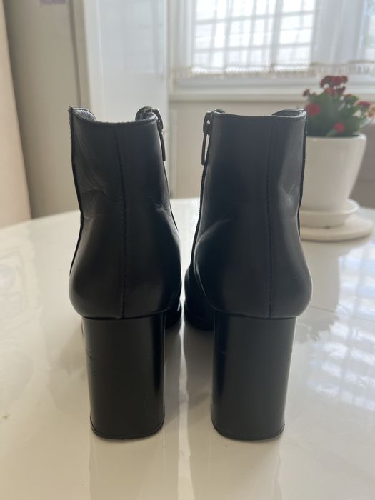 Ботильйони, р.37 натуральна шкіра, демисезон