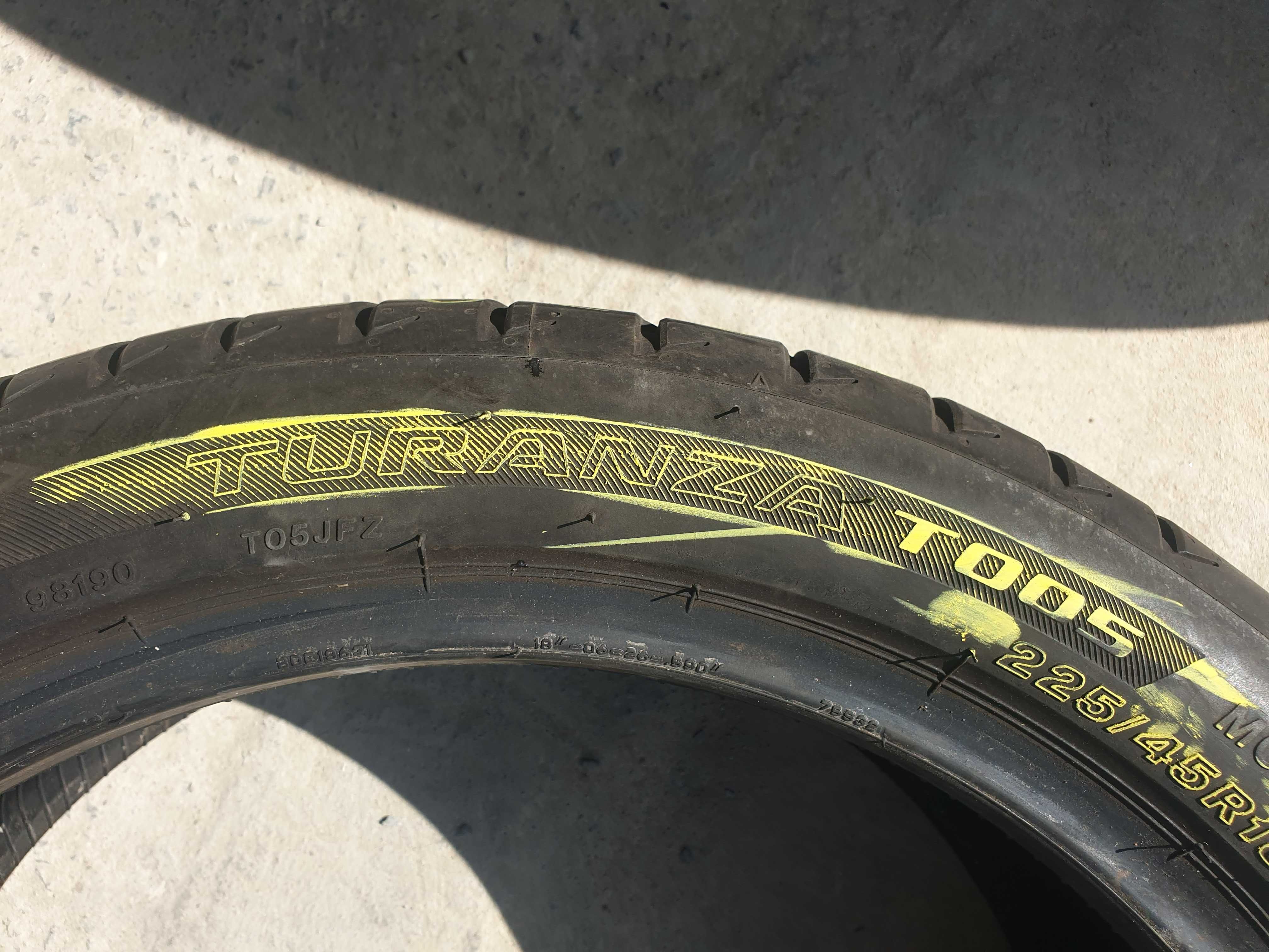 B038 Шини 4шт 225/45 R18 Bridgestone Turanza T005.