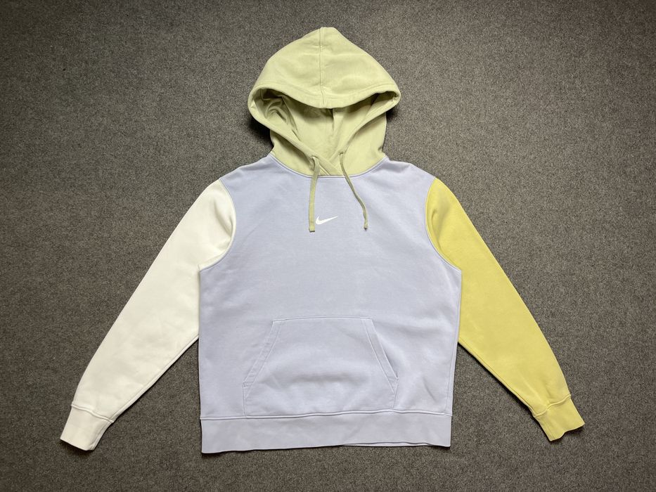 Худі Nike з нових колекцій