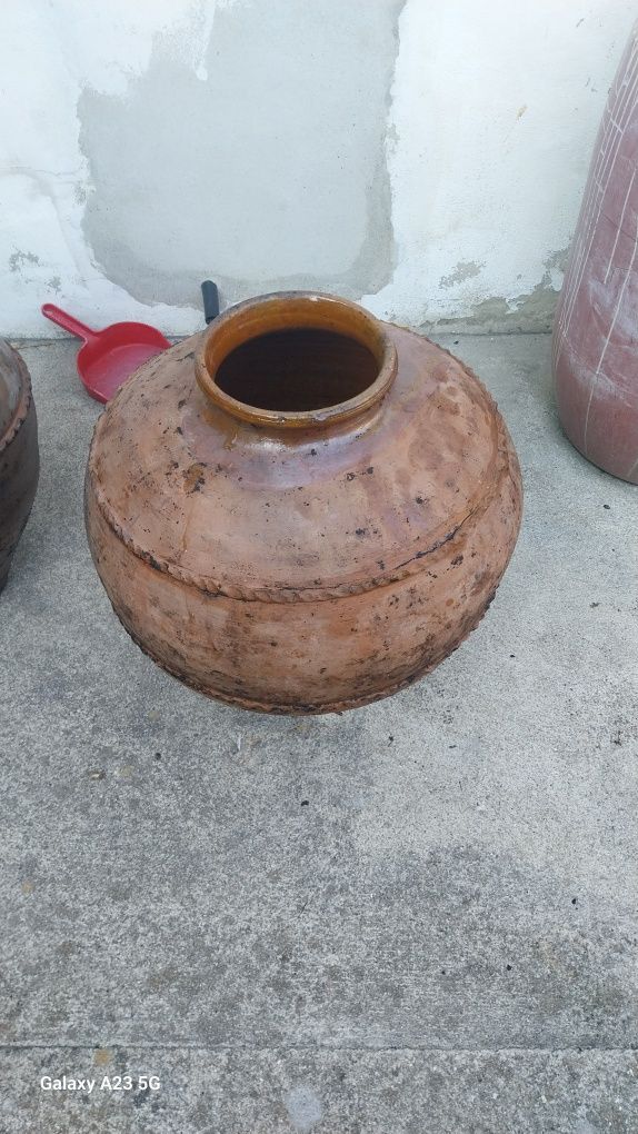 Potes em barro  antigos
