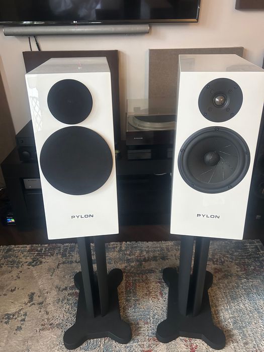 Pylon Jasper 18 + standy, gwarancja