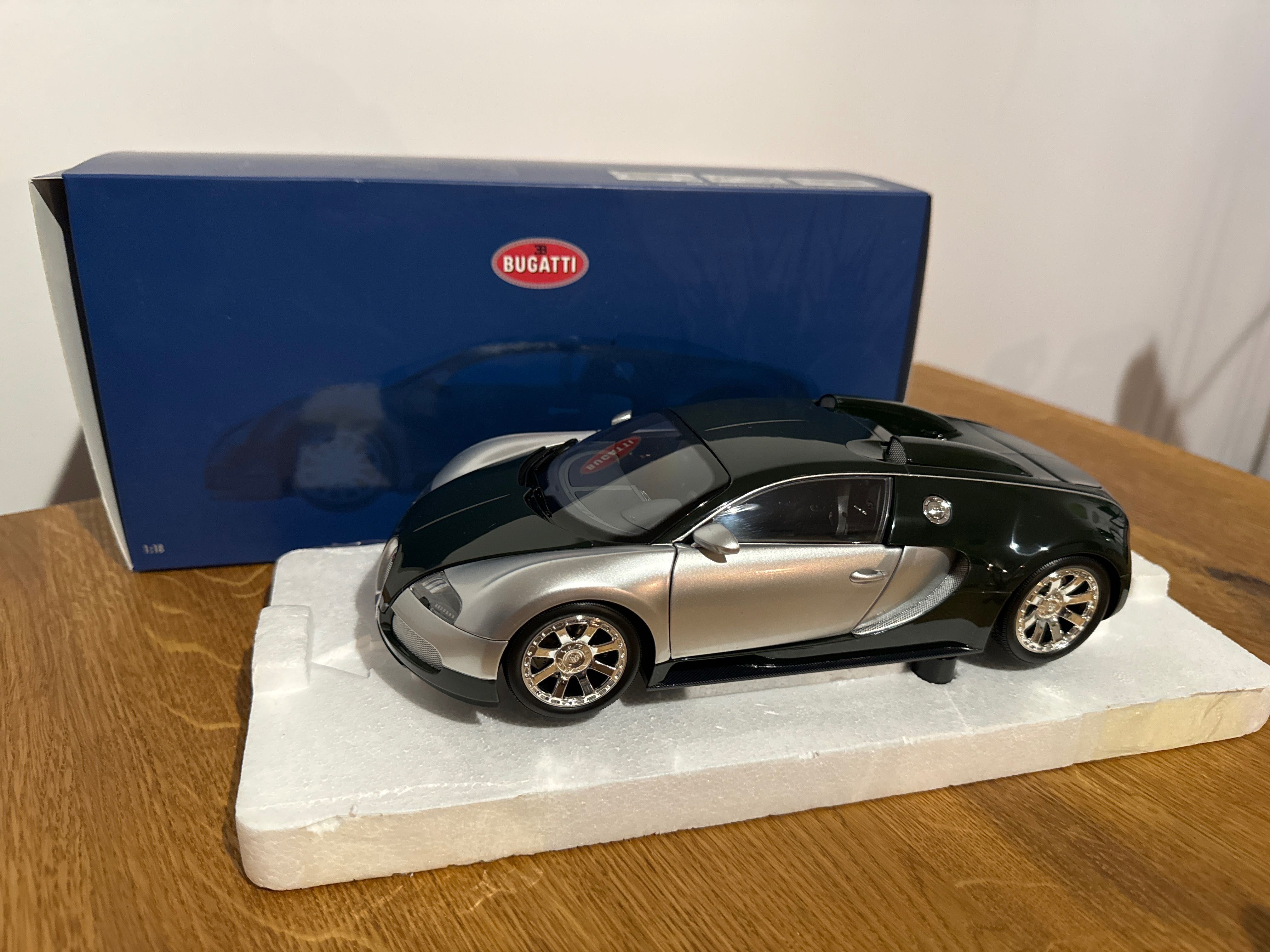 Bugatti Veyron 1:18 Chrome/Green