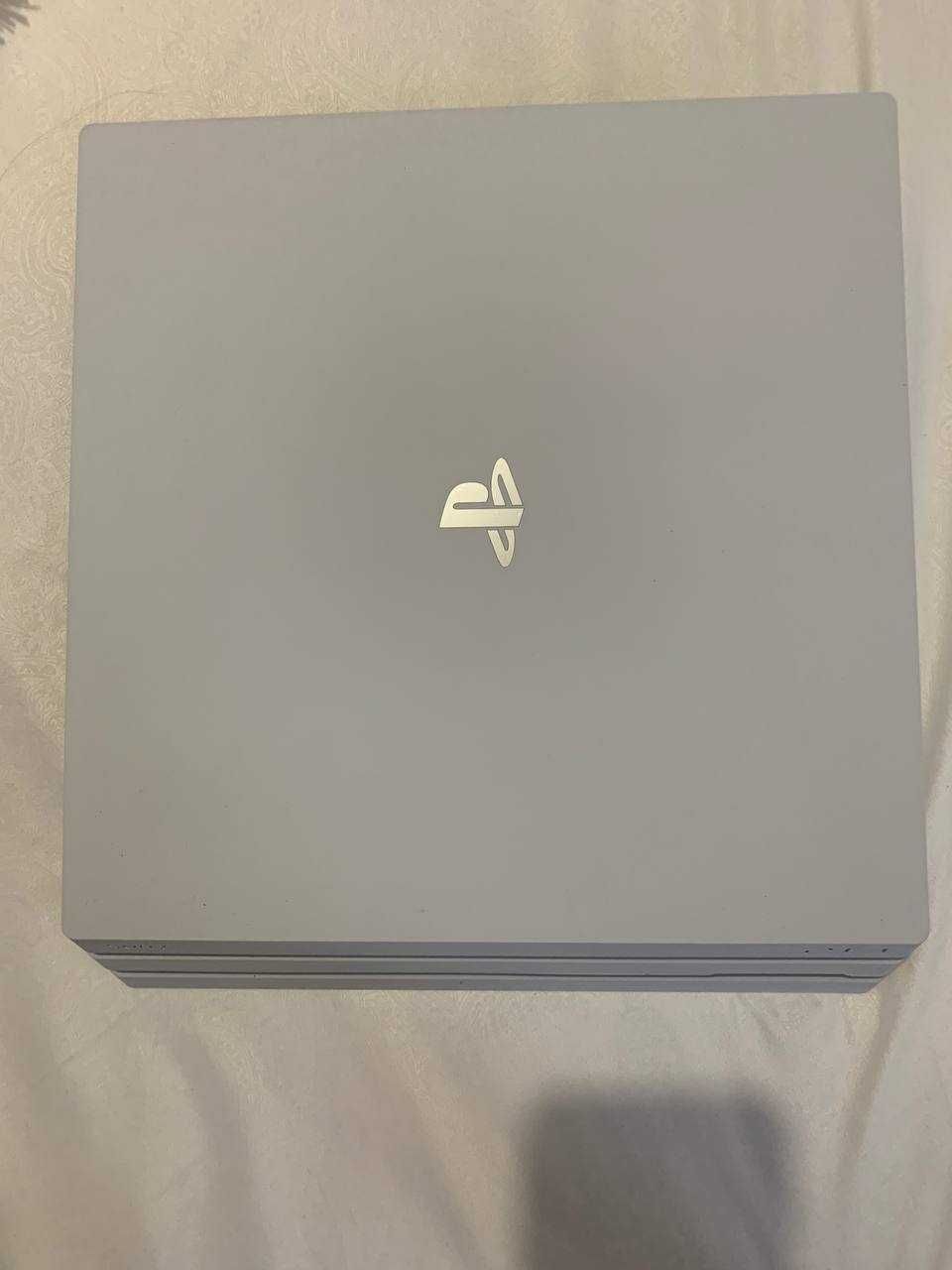 Продаю PlayStation 4 PRO Limited 1 Терабайт