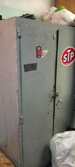Продам шкафы металлические Б.У