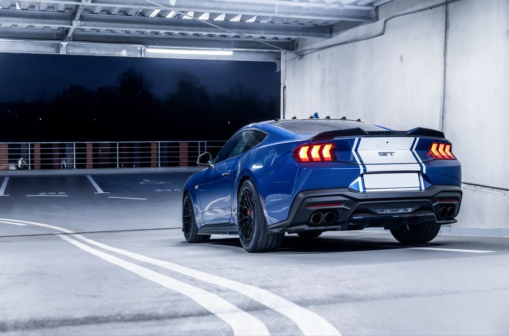 Wynajem samochodu Nowy Ford Mustang GT 5.0
