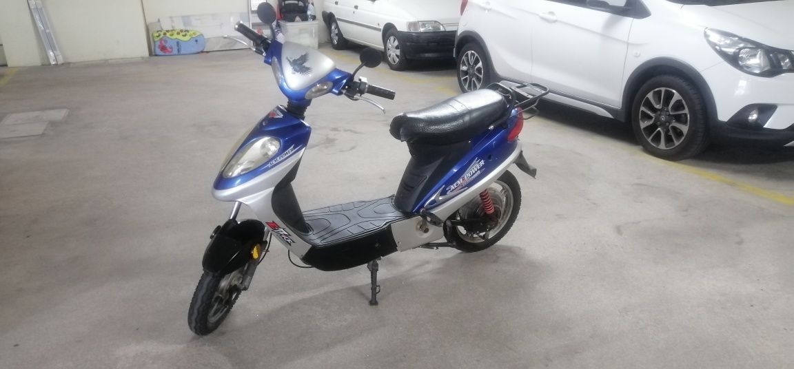 Vendo scooter elétrica