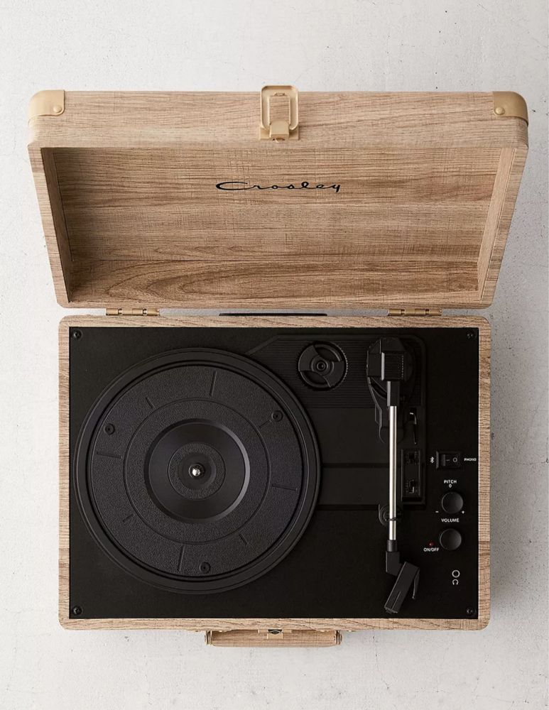 Gramofon Crosley, Exclusive Wood Voyager With Bluetooth Input & Output