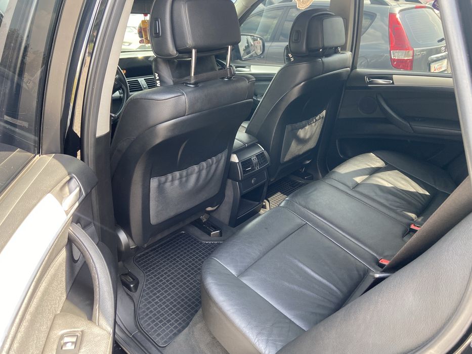 BMW X5 3.0 2011 год