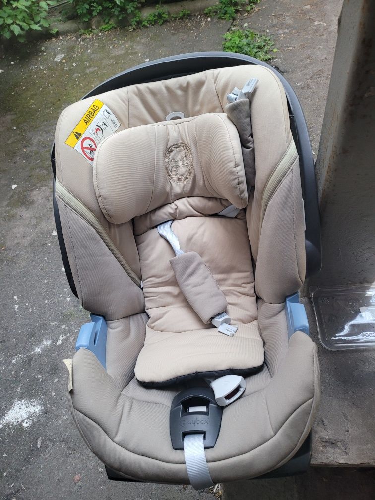 Продам Дитяче автокрісло Cybex Aton 0+ з базою Isofix