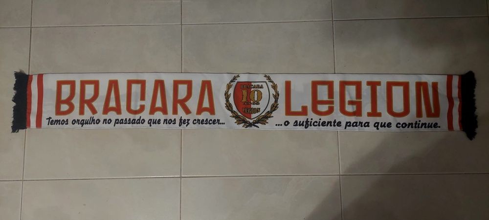 varios cachecois do SCBraga