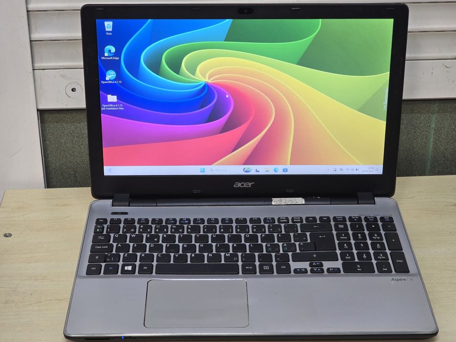 Laptop Acer 15,6' Intel i5 | 16GB RAM | SSD 256GB |Win11 Office|BAT 2H