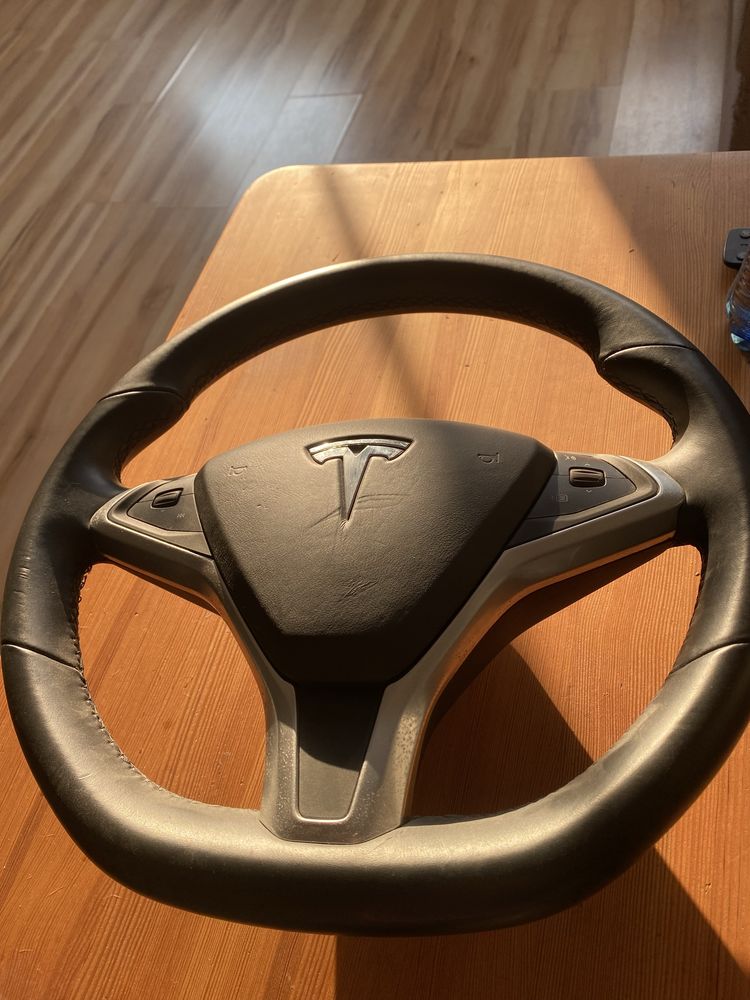 Tesla model s kierownica z poduszką