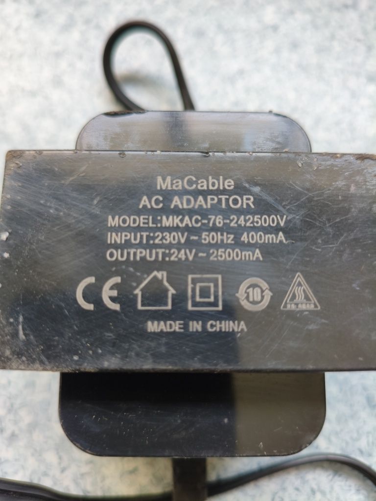 Transformator 230V na 24V 2, 5A