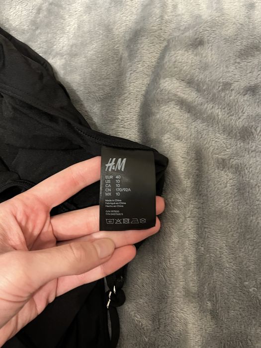 Суцільний купальник