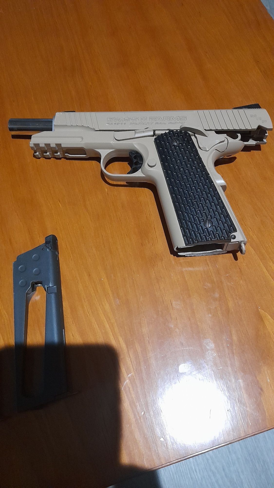 Pistola colt 1911 co2 4,5mm