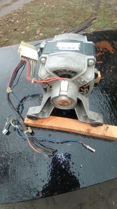 Продам двигун до пральної машини 600 ватт