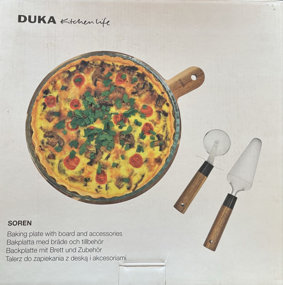 DUKA SOREN Zestaw do pizzy/tarty. Talerz z deską i akcesoriamii 30CM