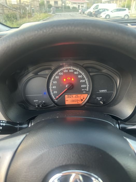 Toyota yaris 2016