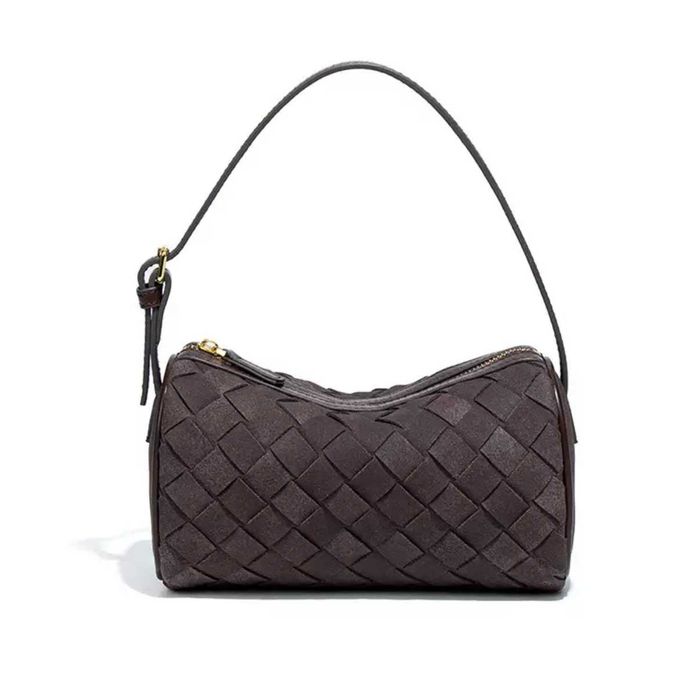 Жіноча сумка крос-боді з плетеної екозамші в шоколадному кольорі