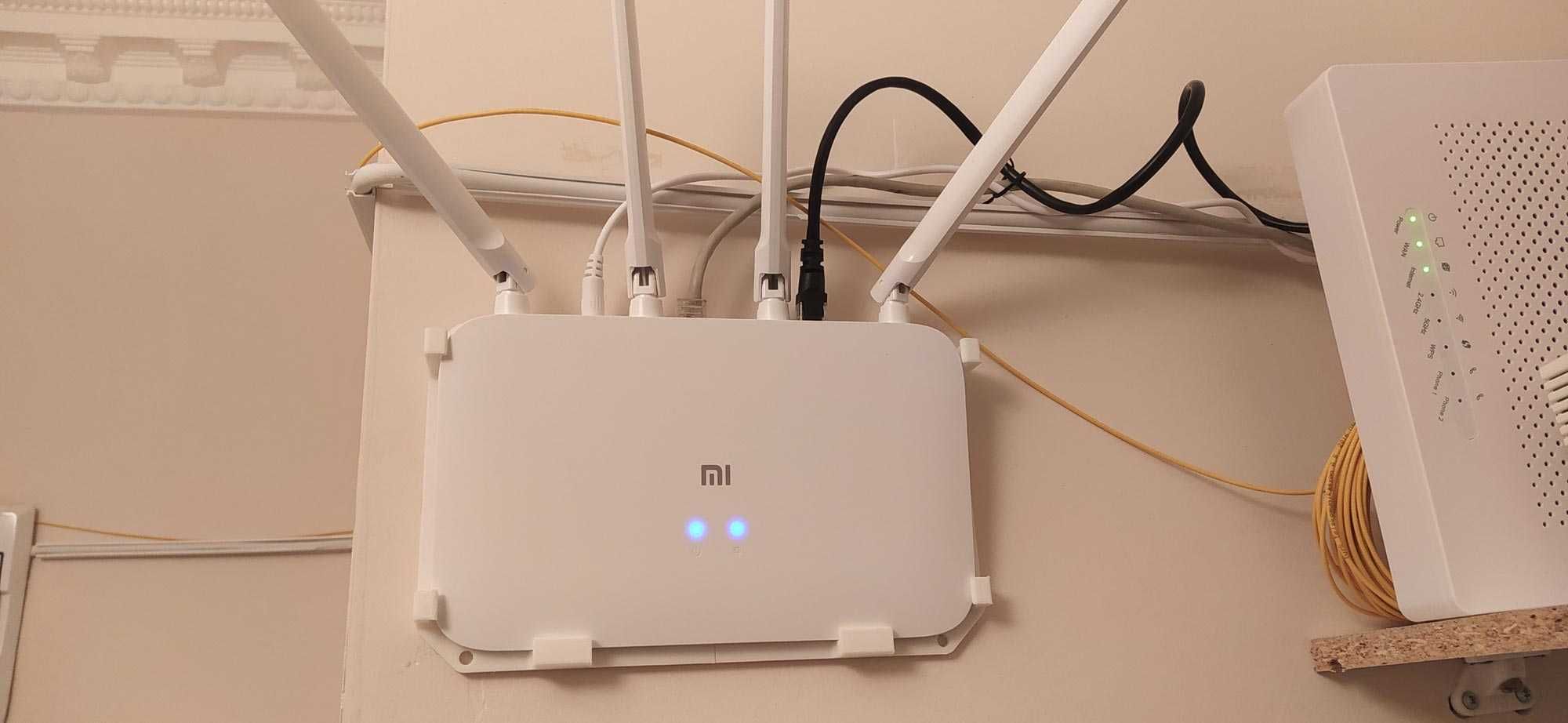 Xiaomi Mi Router 4A настенное крепление