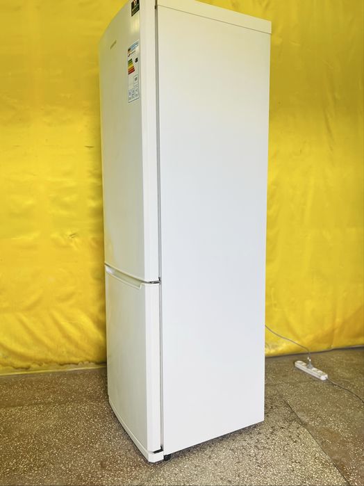 Двухкамерный холодильник Samsung Inverter, NoFrost