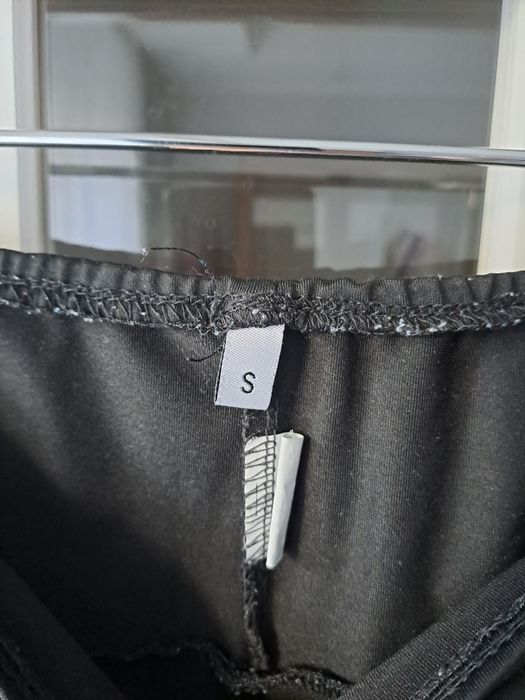 Czarne legginsy S