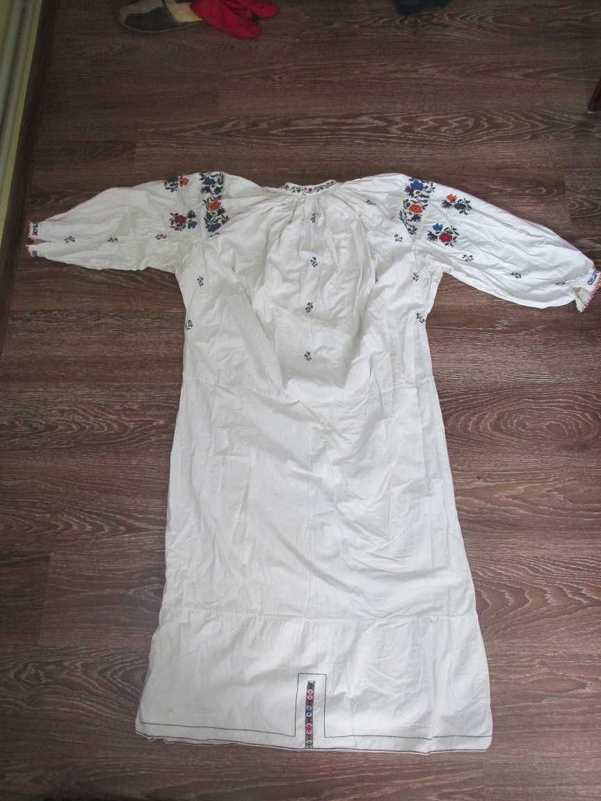 старовинна жіноча сорочка (ручна вишивка)