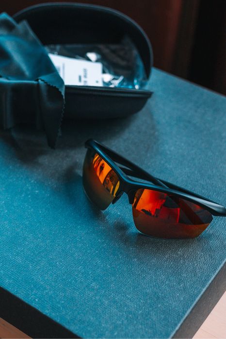 Nowe okulary do biegania 4F czerwone