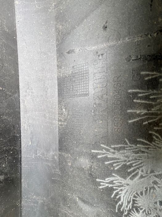 Zderzak tylny Renault Megane 4 grandtour, perła 226043R