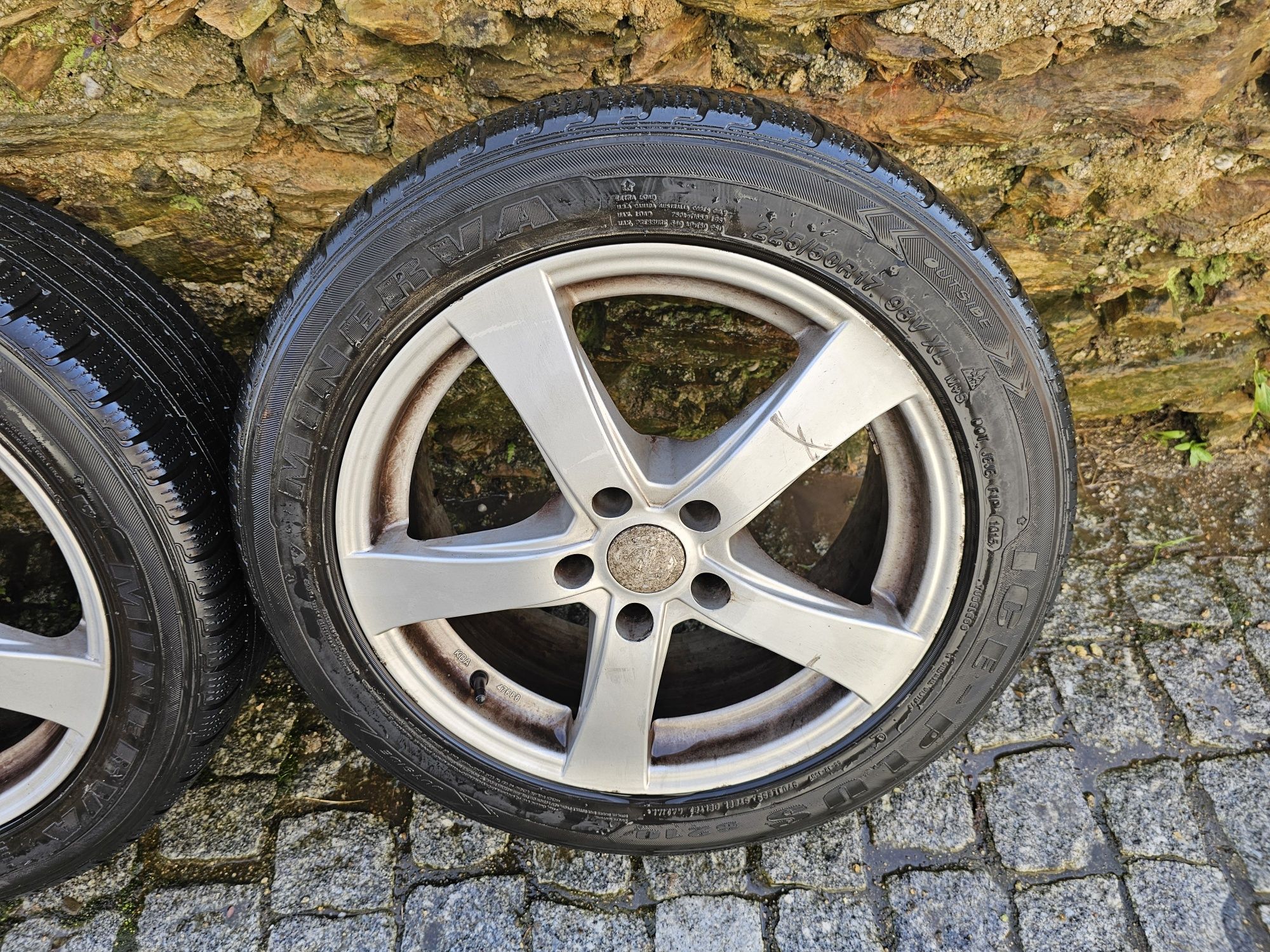 Jantes 17 5×112 Audi VW Seat Skoda Mercedes com pneus 225/50R17
Possí