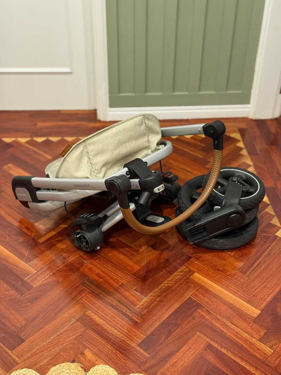 Carrinho Bébé Confort/Maxi Cosi Nova 3 na cor Nomad Sand
