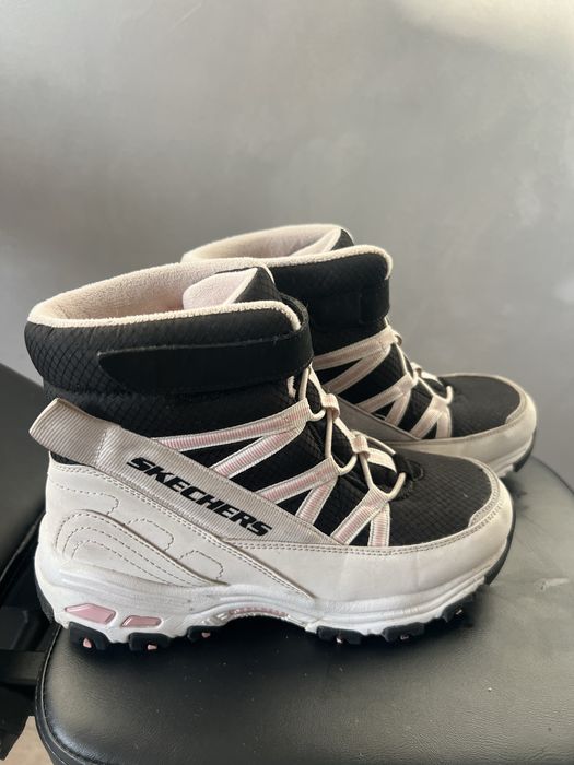 Зимове взуття для дівчинки Skechers