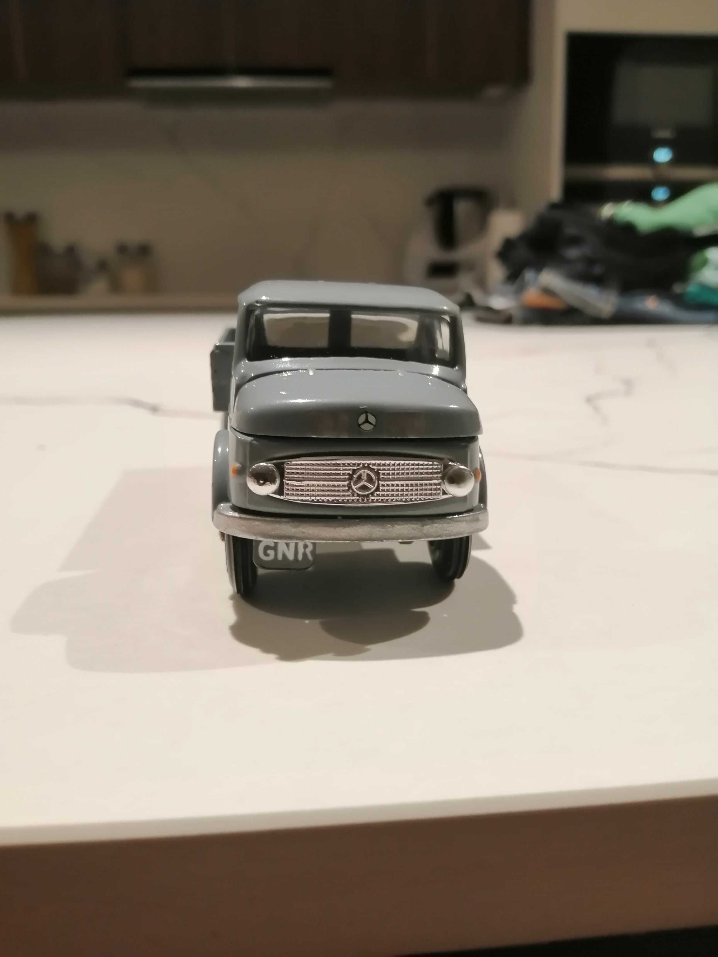 Camião GNR miniatuta