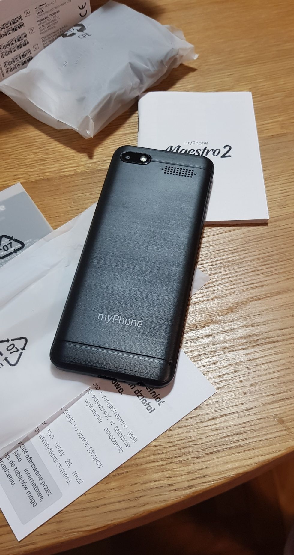Nowy łatwy w obsłudze czarny telefon myPhone Maestro 2