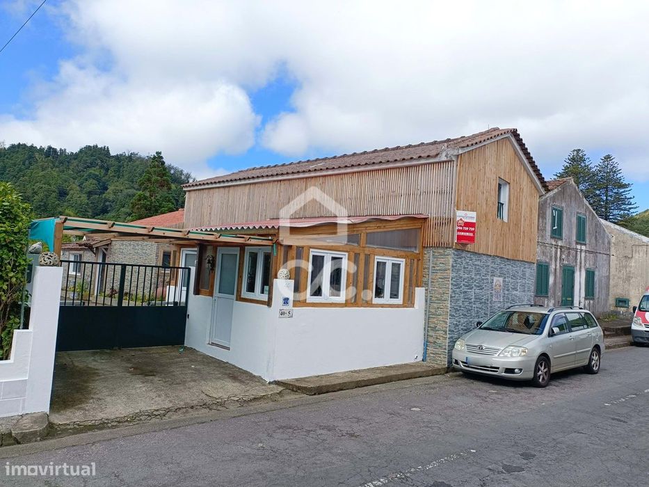 Conjunto de 3 Moradias - Sete Cidades - Ponta Delgada