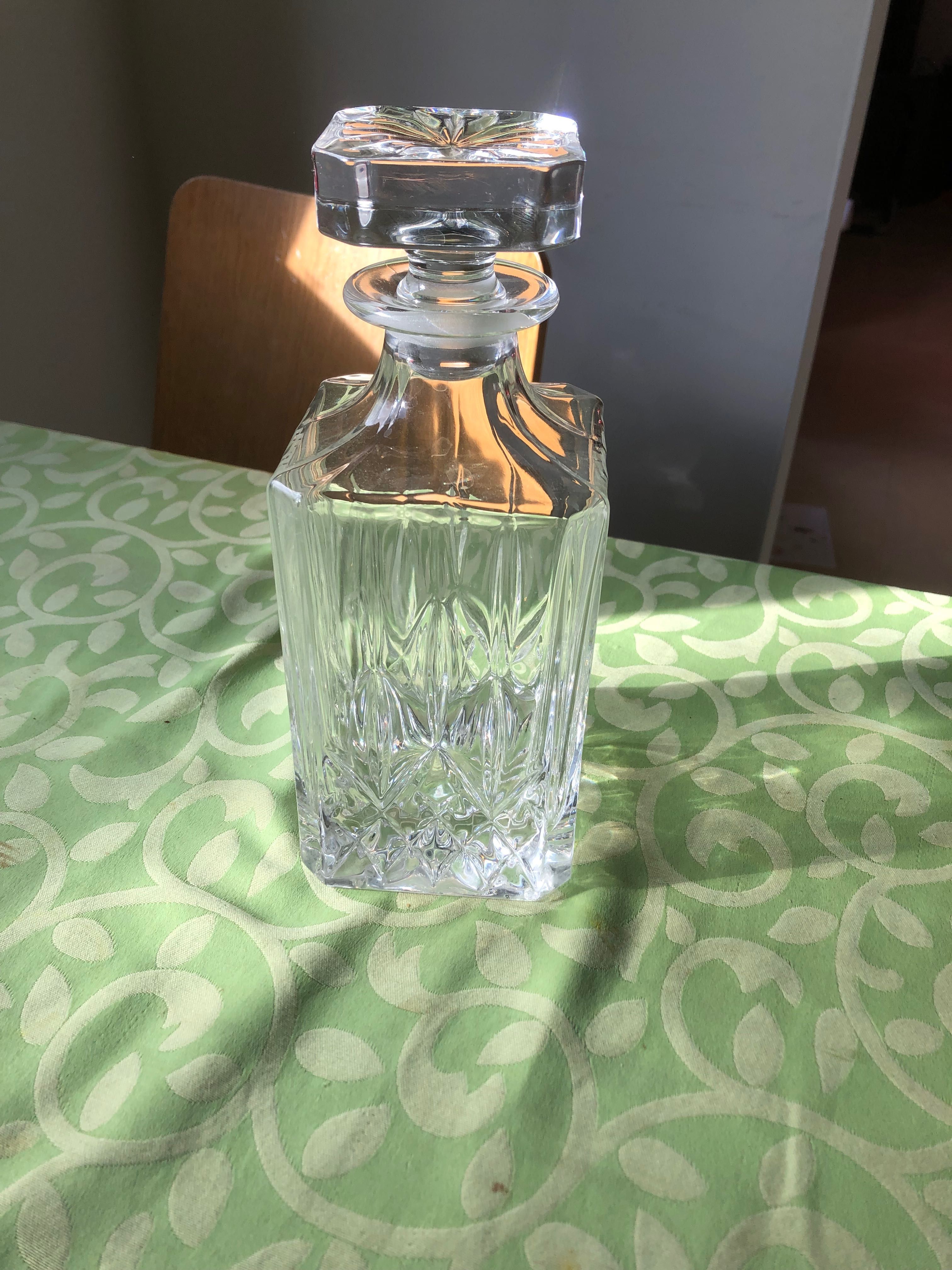 Garrafa de whiskey em cristal