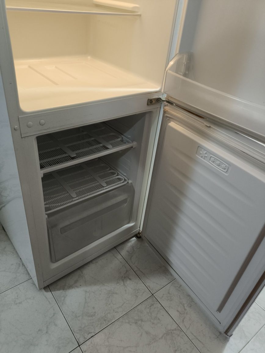 Frigorífico kunft 148L